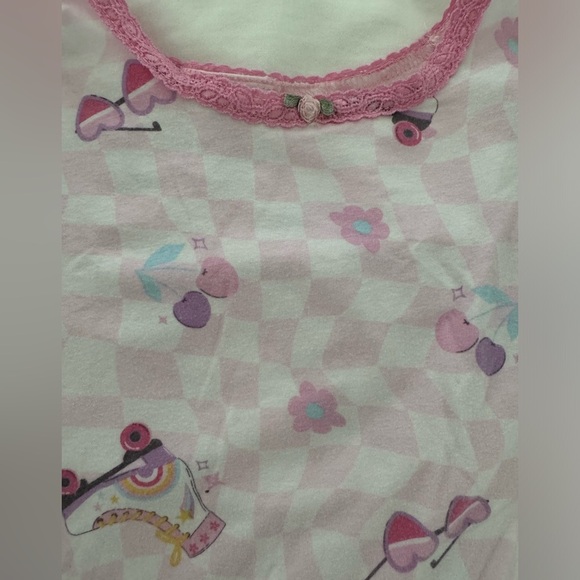 Esme size 12 pajama tee and capri in roller skate print. Run slim - Picture 6 of 8